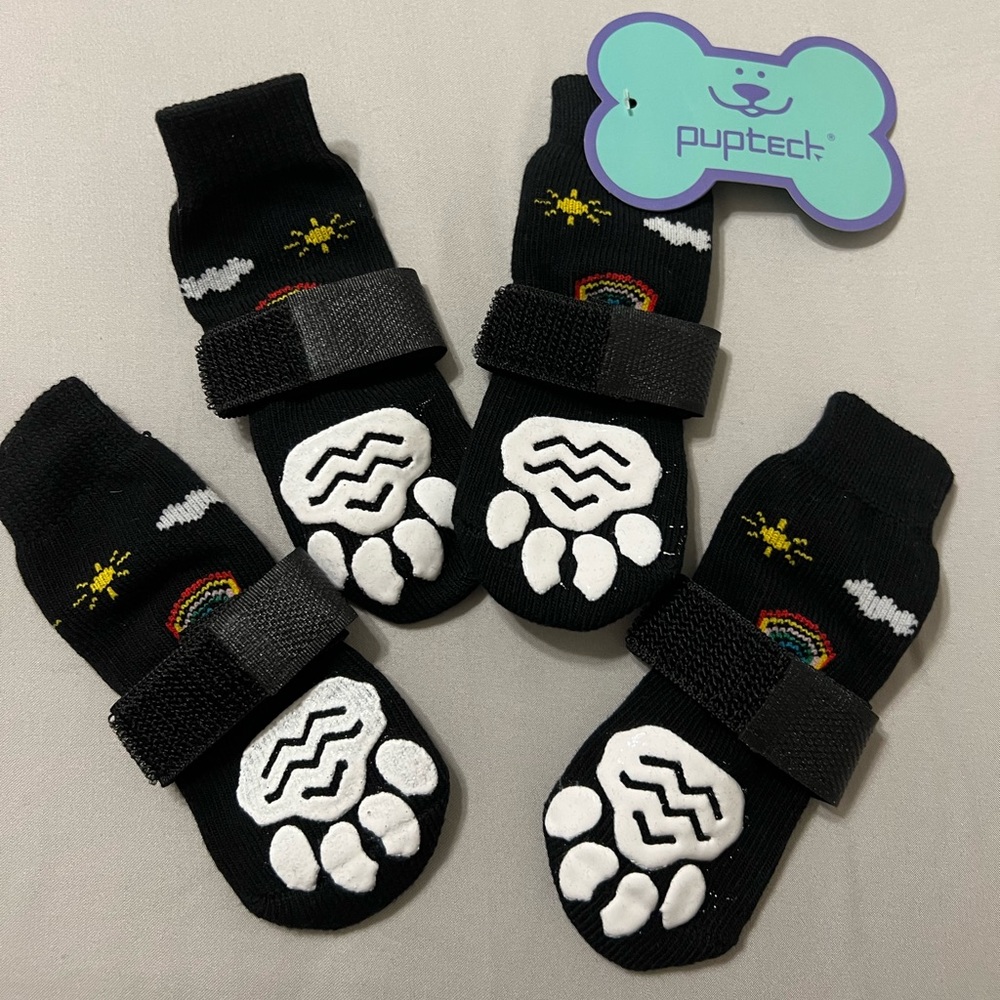 🐶POSH🐶HOST🐶PICK NIB Set of 4, Dog Socks/ grippers
